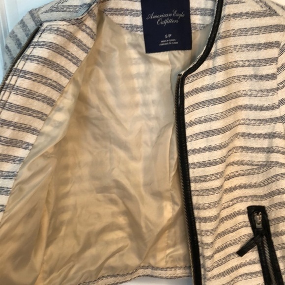 AMERICAN EAGLE | Women’s American Eagle Tweed Navy + Gold Sparkle Stripe Blazer - Picture 7 of 7